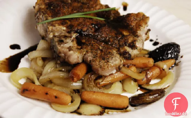 Gewürzte gegrillte oder gebratene Schweinekoteletts