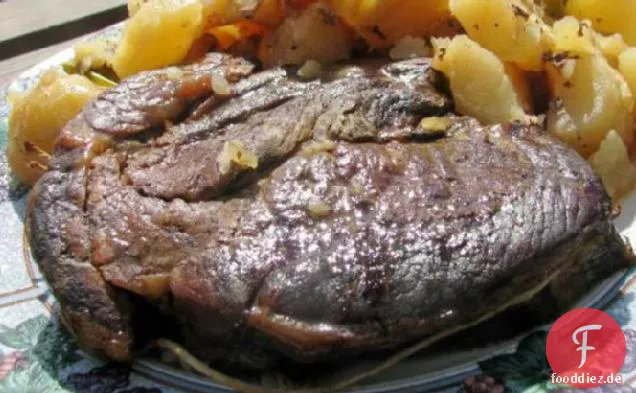 Langsam Gekochtes Bier-Geschmortes Rindfleisch