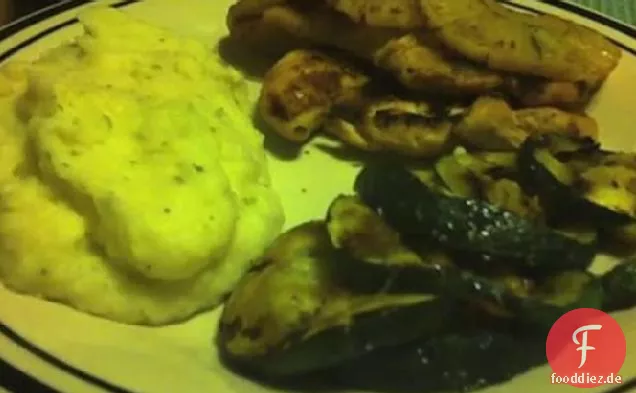 Würziges Huhn mit gegrillter Ananas