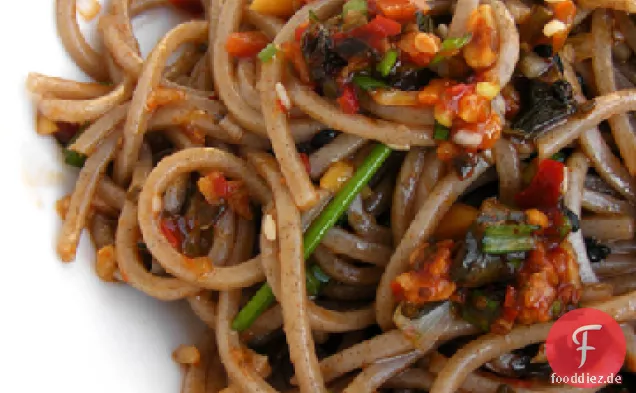Würzige Soba-Nudeln
