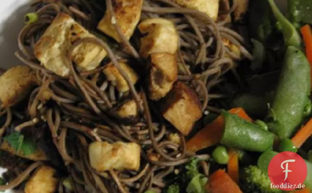 Schnelle Soba-Stir-Fry Mit Tofu