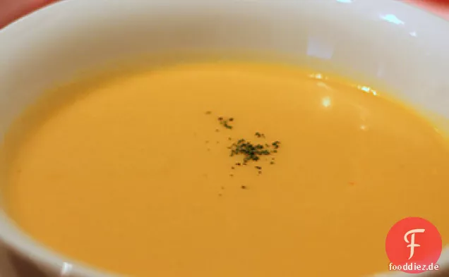 Cremlose cremige Karottensuppe mit Kräutern