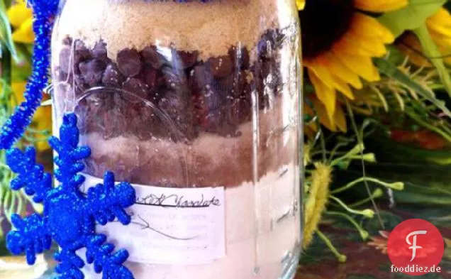 Schokolade Chocolate Chip Cookies in einem Glas mischen