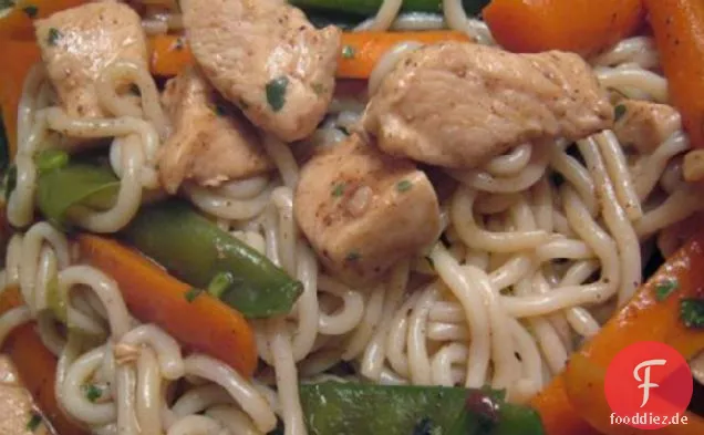 Fünf-Gewürz-Huhn mit Nudeln