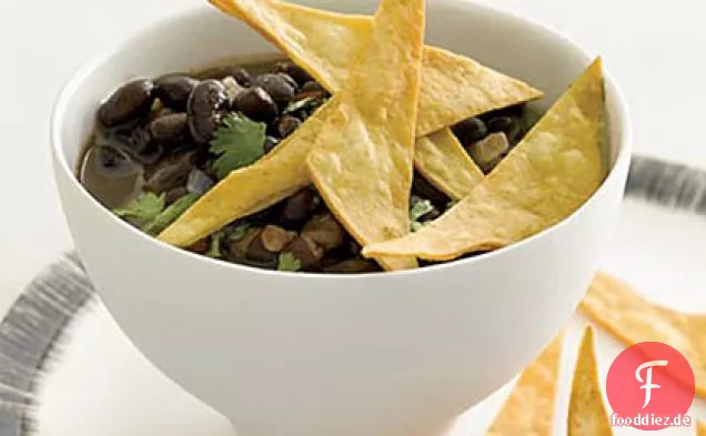 Schwarze Bohnensuppe mit Knusprigen Tortillas