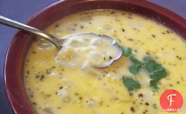 Cremige grüne Chili-Käse-Suppe