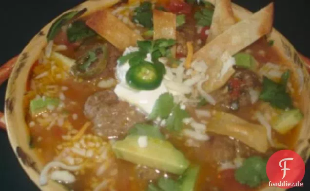Mexikanische Tortilla Fleischbällchen Suppe