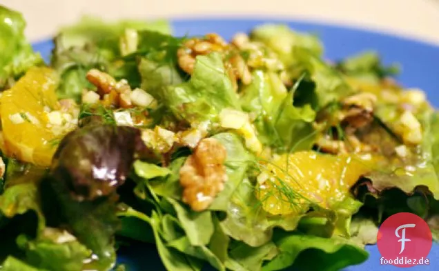 Frühlingsgrüner Salat mit Orangen-Fenchel-Vinaigrette