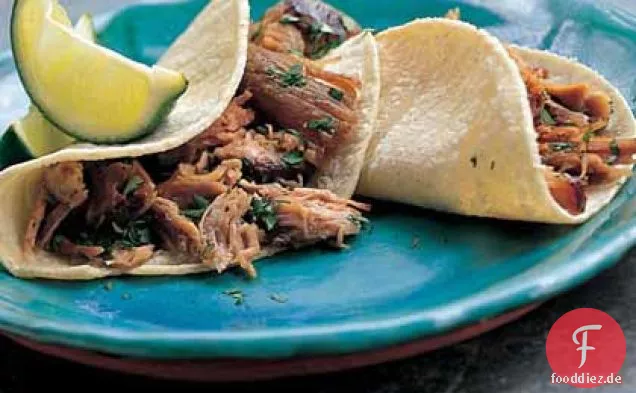Langsam gebratene Schweinefleisch Tacos