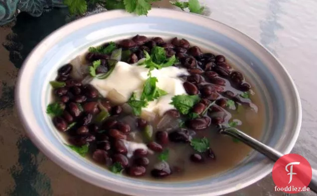 Slow-Cooker Schwarze Bohnensuppe