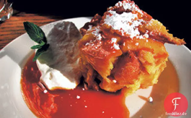 Brotpudding mit Orangenkaramellsauce Rezept