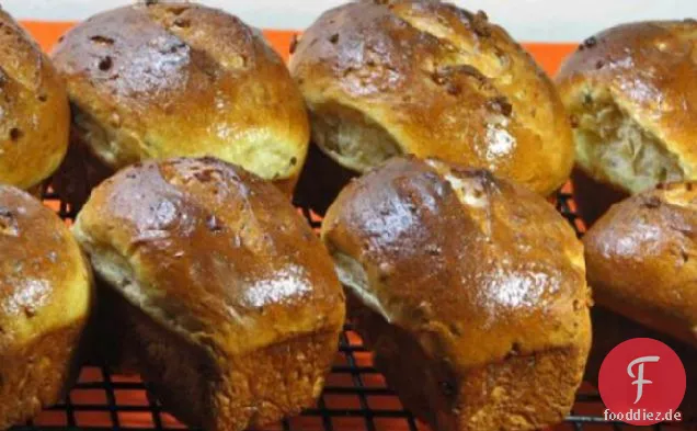 Sonnenblumenkerne und Orangenbrot