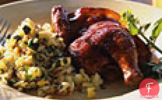 Mit Speck umwickelte Cornish Hennen mit Himbeer-Balsamico-Glasur