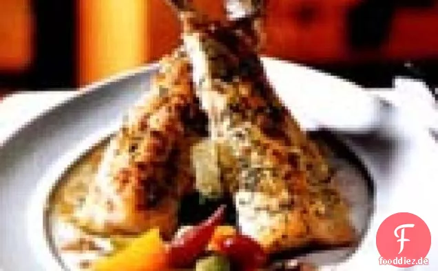 Bachforelle mit Pekannüssen, Zitrone und Petersilie Braune Butter