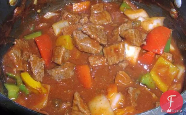 Rindfleisch im mexikanischen Stil in Sauce