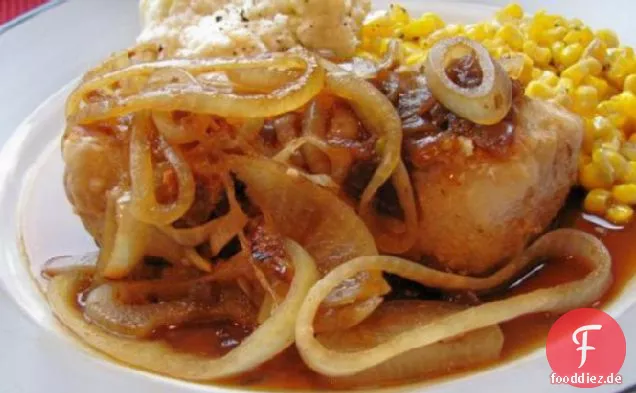 Schweinekoteletts in Zwiebelsoße