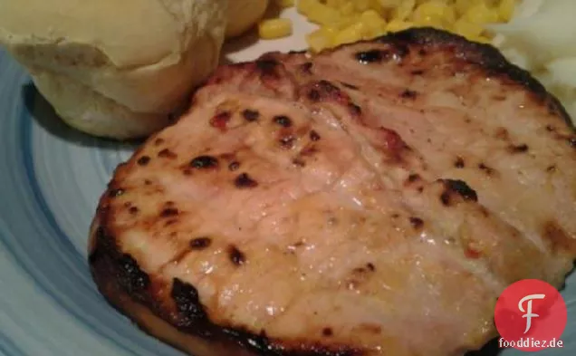 Pikante gegrillte Schweinekoteletts