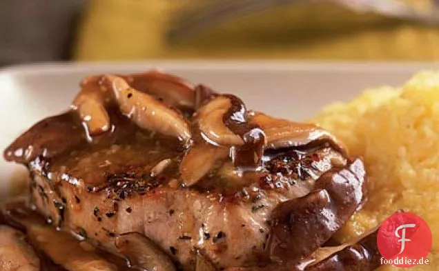 Herbed Schweinefleisch mit sautierten Wildpilzen