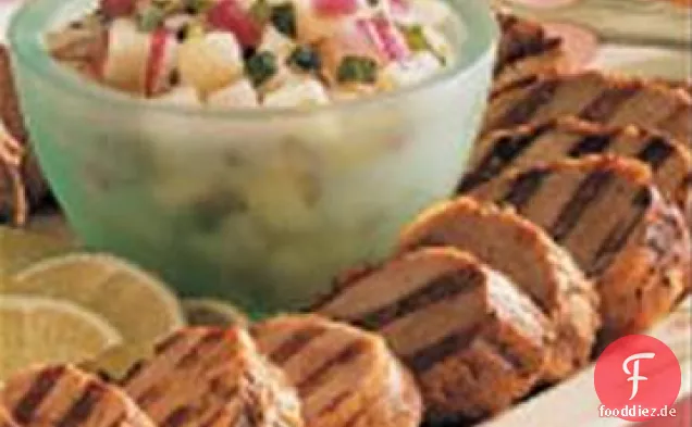 Gegrilltes Schweinefleisch mit Birnensalsa