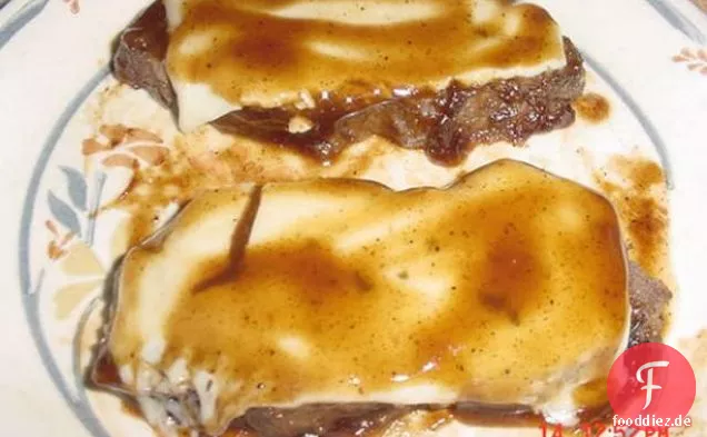Käse und Pilze-gefüllter Hackbraten
