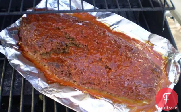 Geräucherter gefüllter Hackbraten