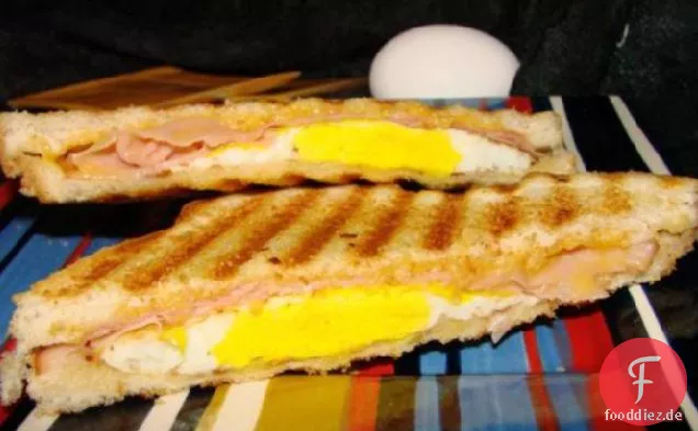 Gegrilltes Frühstück Sandwich