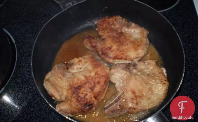 Altmodische gebratene Schweinekoteletts