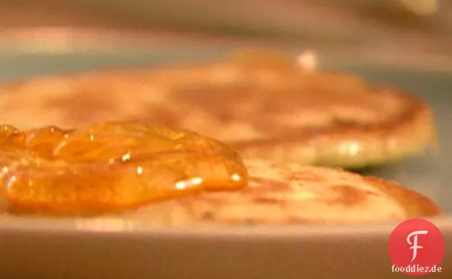 Pfannkuchen mit Speck und Ahornsirup