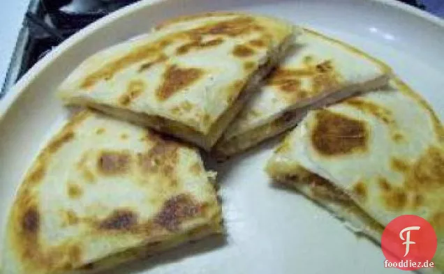 Huhn Speck Ranch Quesadillas