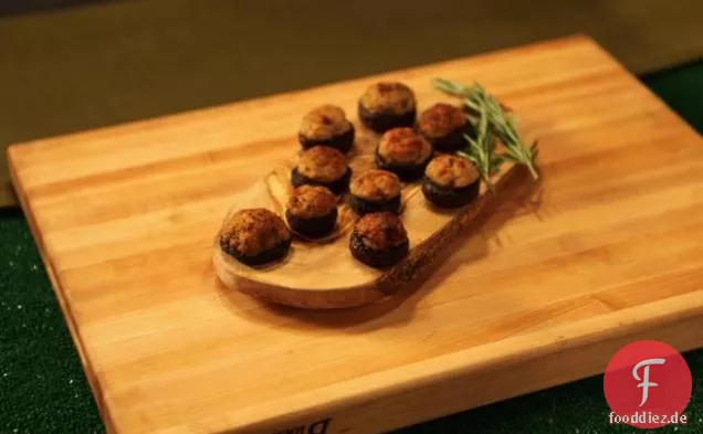 Schweinefleisch und Pancetta gefüllte Pilze