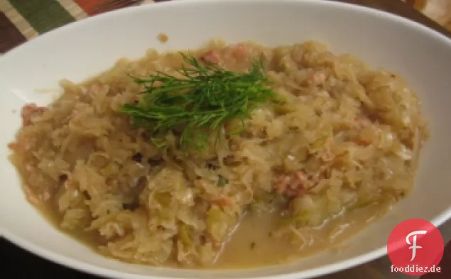 Weinkraut (Sauerkraut Mit Wein und Äpfeln)