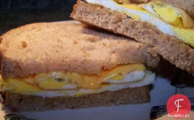 Lächerlich einfach, absolut leckeres Ei-Sandwich