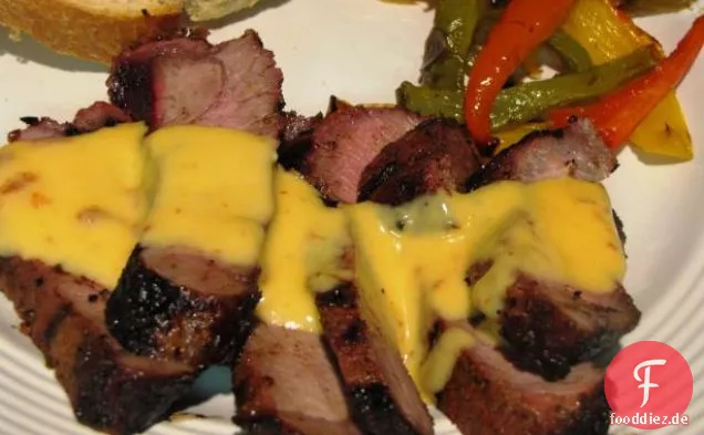 Mexikanisches Gewürztes Steak Mit Chipotle Con Queso-Sauce