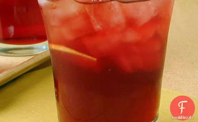Funkelnde Granatapfel-Cocktail