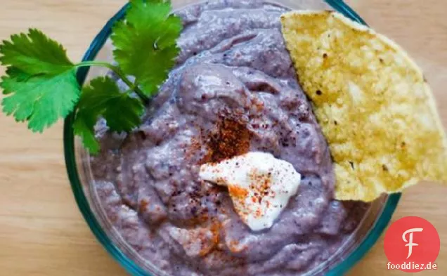 Kubanischer Hummus aus schwarzen Bohnen