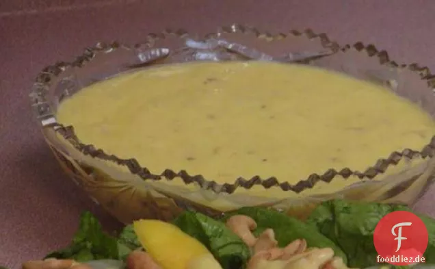 Kalte Litschi, Mango-Suppe garniert mit Minze