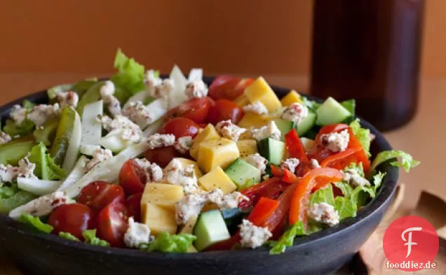 Griechischer Salat mit eingelegten Rüben 