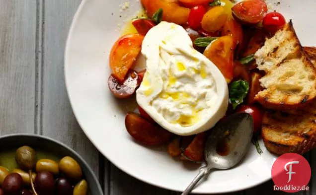Burrata mit Erbstück Tomaten aus 'Di Bruno Bros. House of Cheese