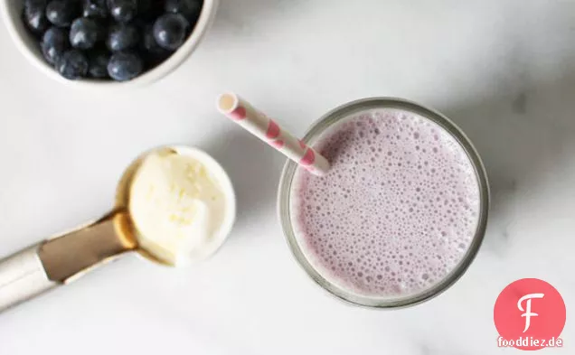 Boozy Blueberry-Ahorn Shake