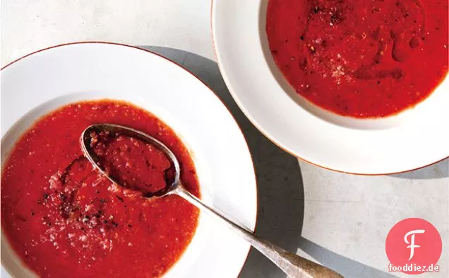 Gekühlte Tomaten-und Stein-Obst Suppe