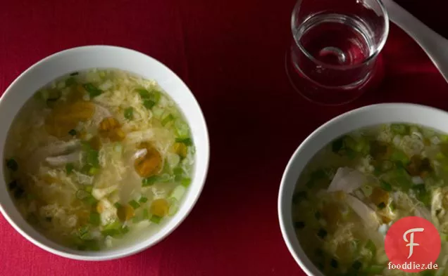Ingwer-Schalotten-Ei-Tropfen-Suppe