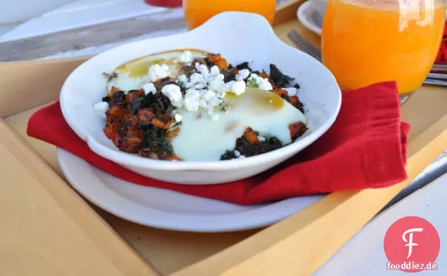 Carrot & Kale Hash mit gebratenen Eiern