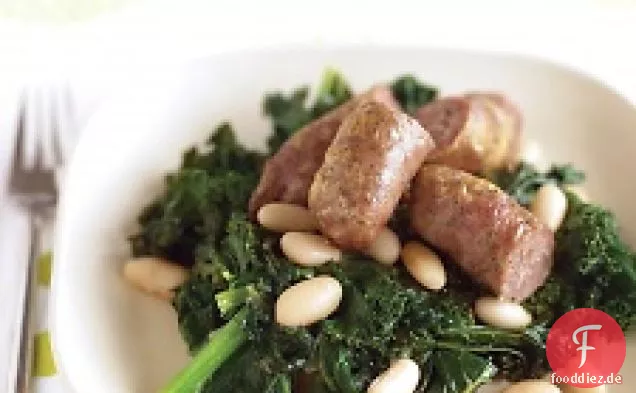 Würstchen mit Grünkohl und weißen Bohnen