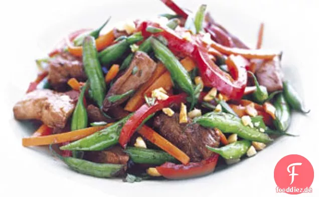Schweinefleisch Stir-Fry mit Grünen Bohnen und Erdnüsse
