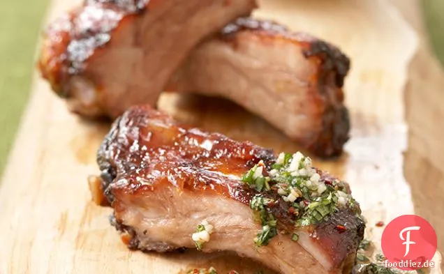 Marinierte Thai-Stil Schweinefleisch Spareribs