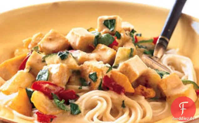 Thailändischer Tofu mit Zucchini, roter Paprika und Limette