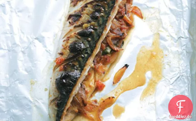 Gegrillte gefüllte Makrele