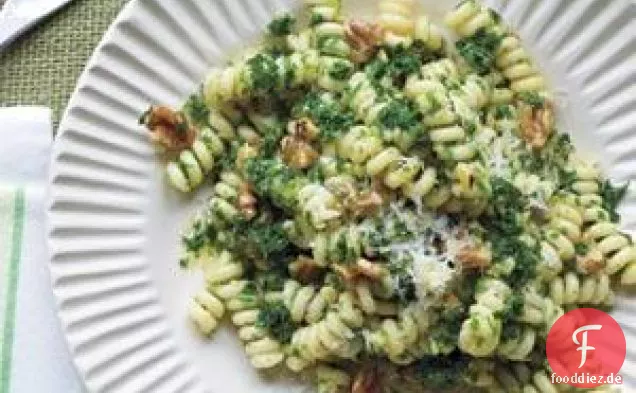 Pasta mit Grünkohl und Walnusspesto