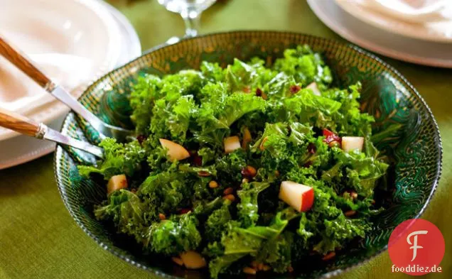 Grünkohl, Birne und Cranberry-Salat -