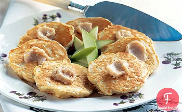 Apfelpfannkuchen mit Zimtbutter